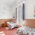 Kır Evi Masa La Bomba El Masnou